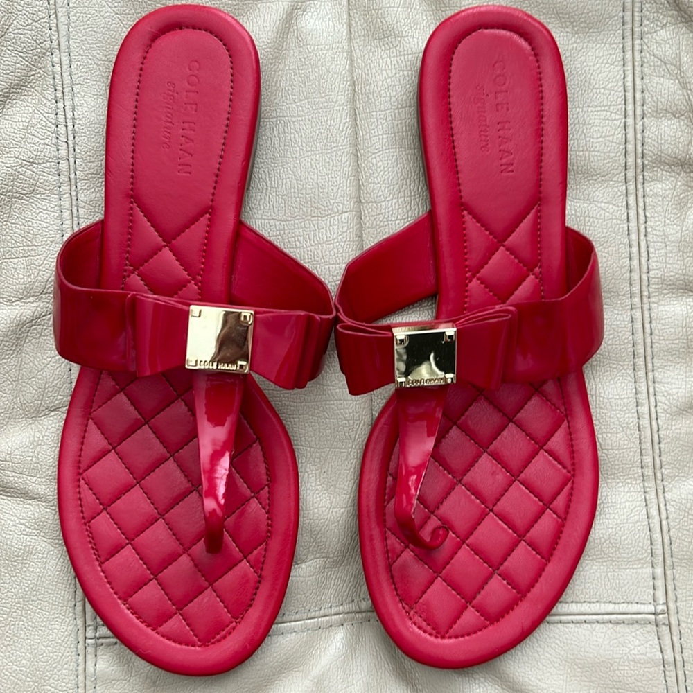 EUC Cole Haan Signature Red Bow Sandals. Size 8